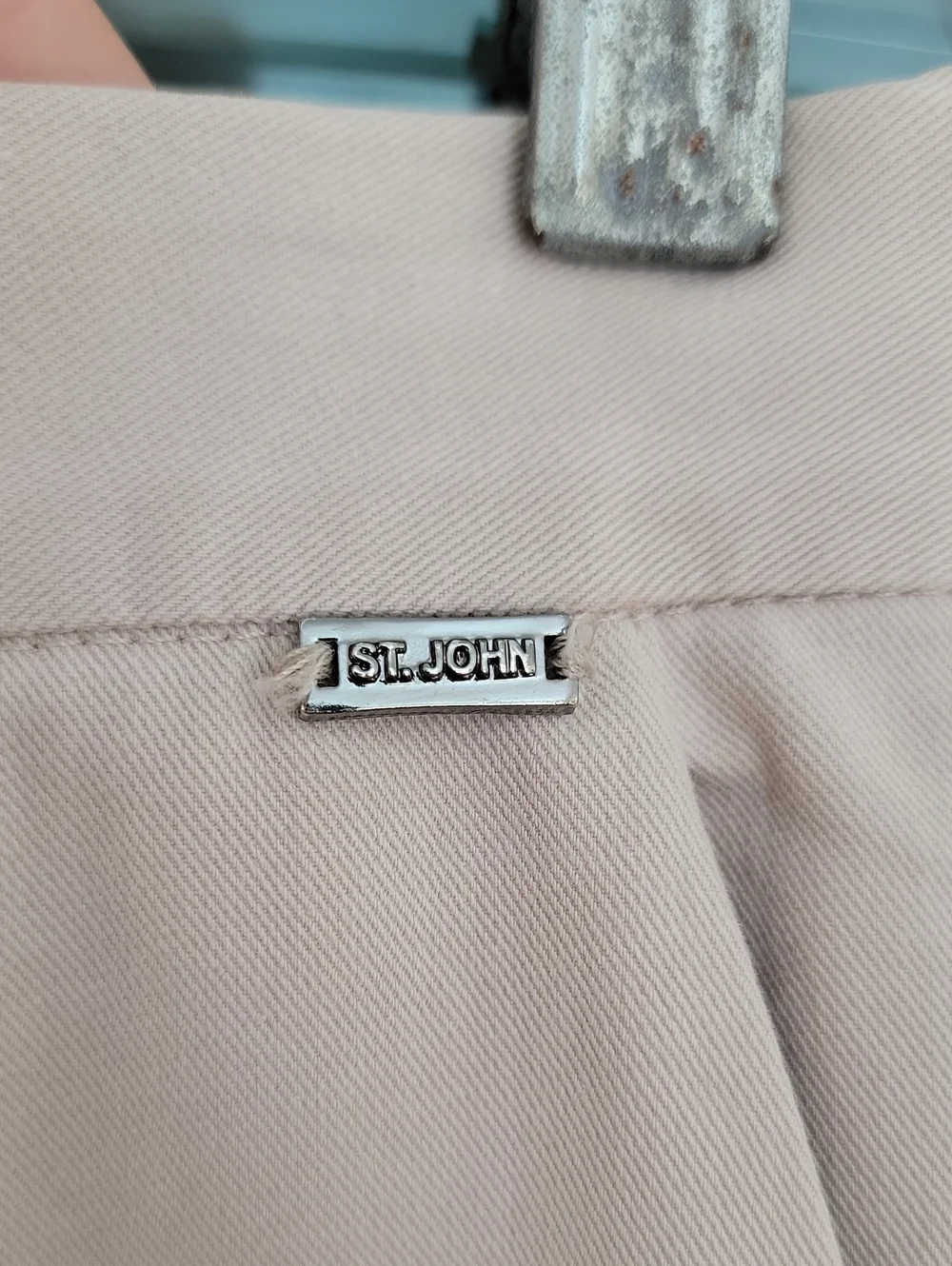 St. John Cotton Pull-On Trousers Side Zipper Split Hem Sz 4 Light Khaki - Picture 5 of 13